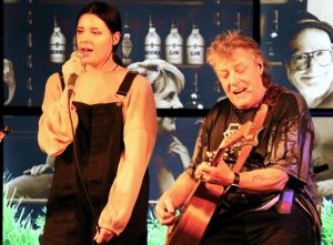 02.12.2022 - Quaster: Weihnachten in der Mampestube